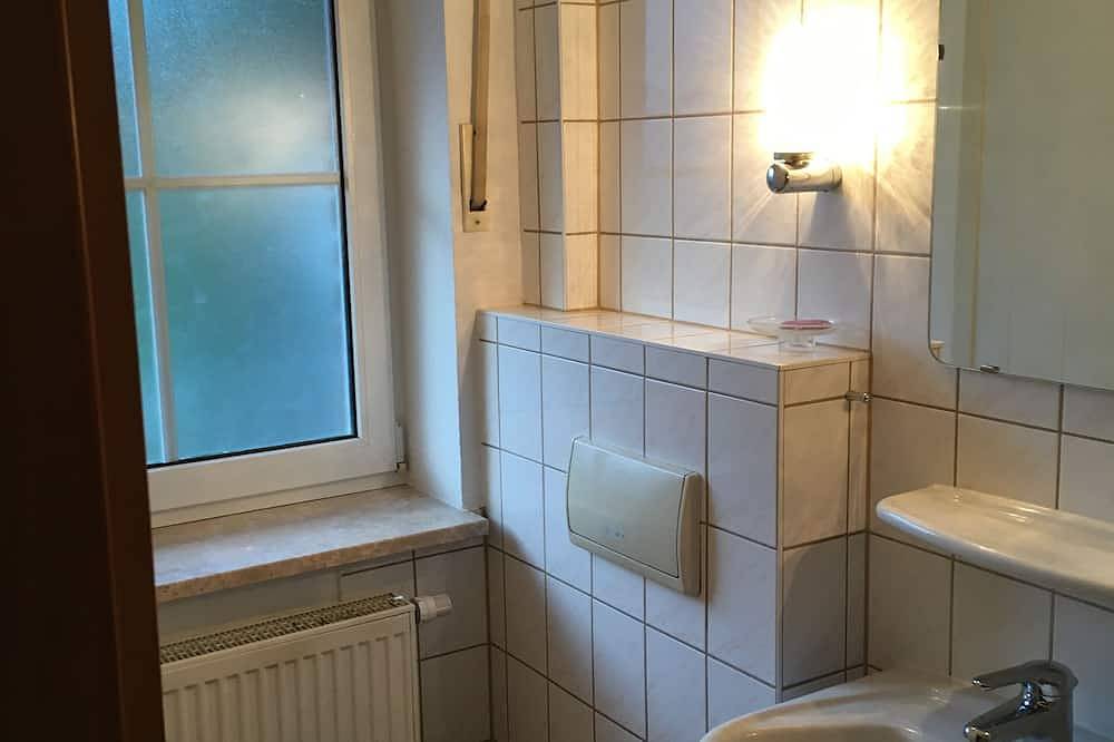 Ganze Wohnung, Gemütliche Ferienwohnung mit Terrasse im Herzen der Mecklenburgischen Seenplatte in Mirow, Mecklenburg-Strelitz