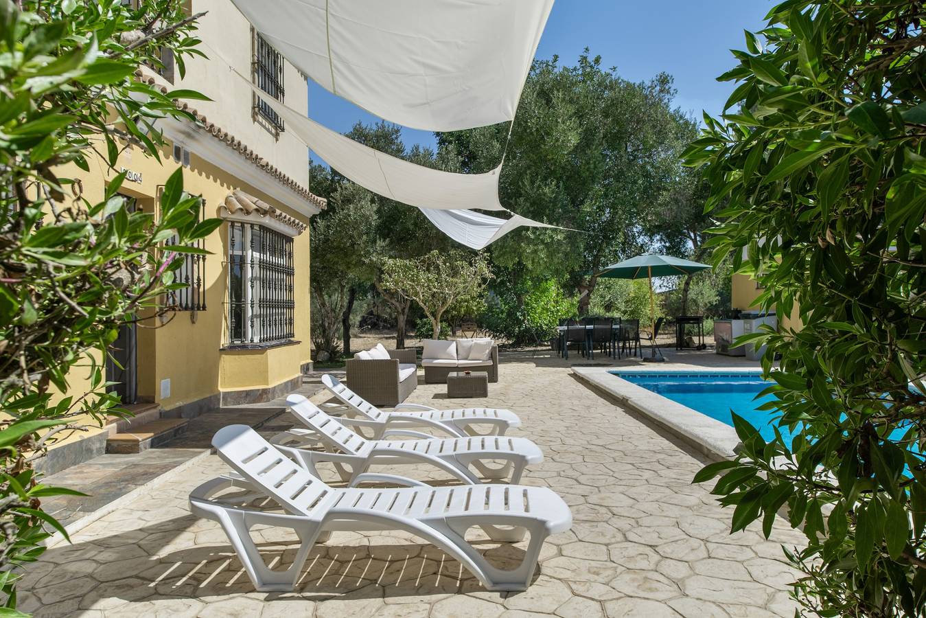 Holiday Home 'Independiete Con Piscina' with Mountain View, Wi-Fi and Air Conditioning in Chiclana de la Frontera, Costa de la Luz