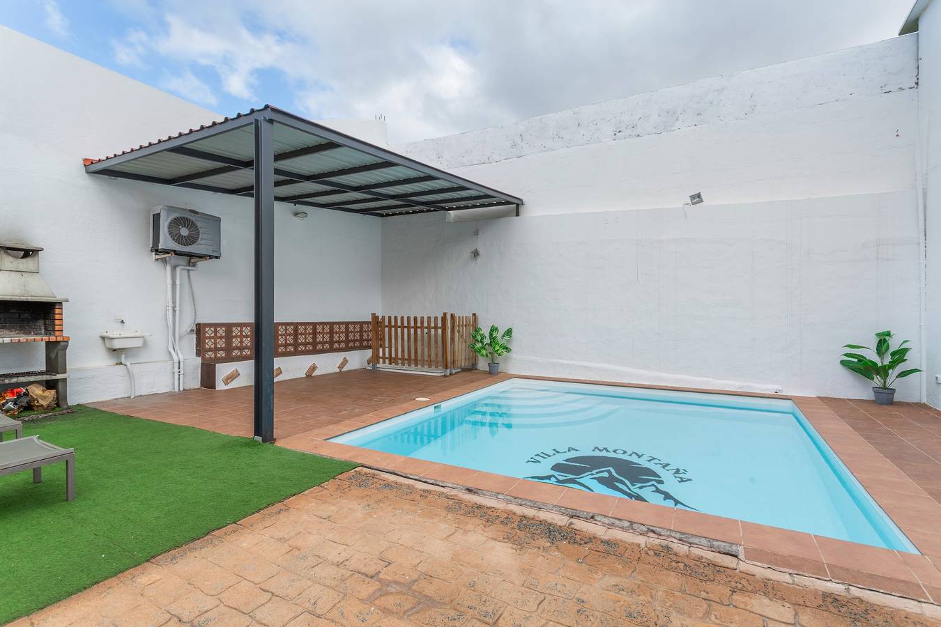 Vacation Villa 'Montaña' with Wi-Fi and Air Conditioning in East Gran Canaria
