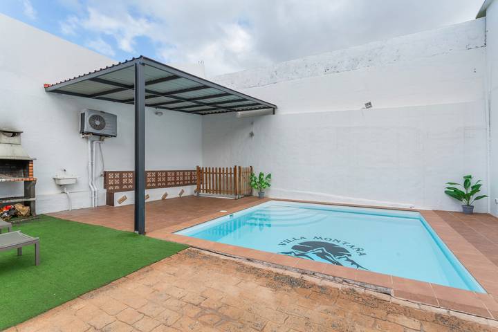 Vacation Villa 'Montaña' with Wi-Fi and Air Conditioning in East Gran Canaria
