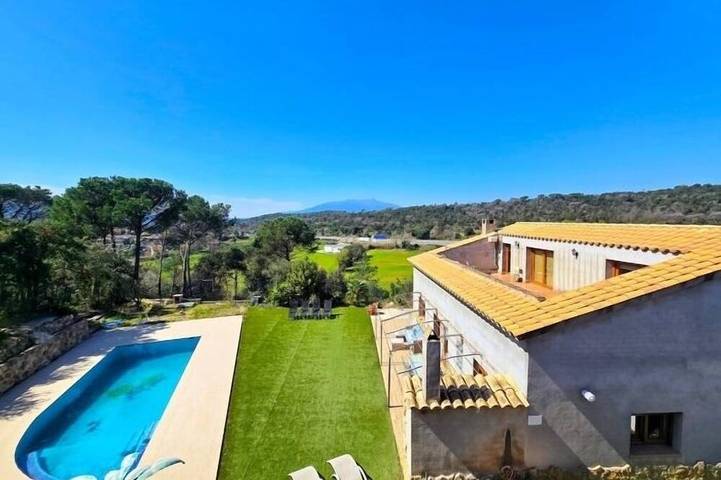 Villa pour 10 personnes, avec jardin ainsi que piscine et terrasse, animaux acceptés - 1