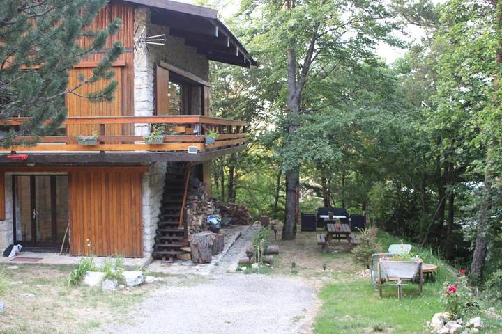 Location de vacances pour 6 personnes, avec Balcon et Terrasse ainsi que Jardin et Vue dans Station du Mont Serein - 2