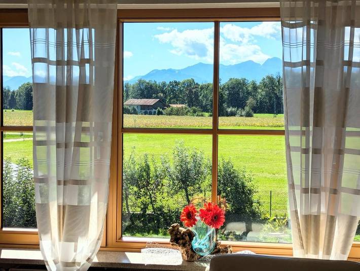 Ferienwohnung für 4 Personen, mit Balkon und Garten sowie Ausblick in Bruckmühl