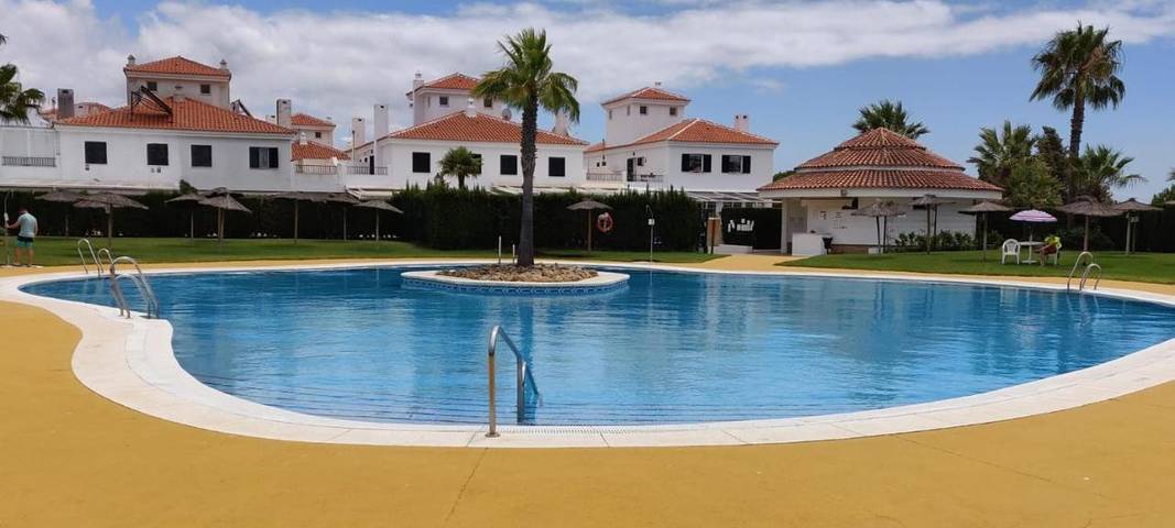 Casa de férias para 7 pessoas, com Varanda e Terraço e ainda Jardim and Piscina em El Rompido