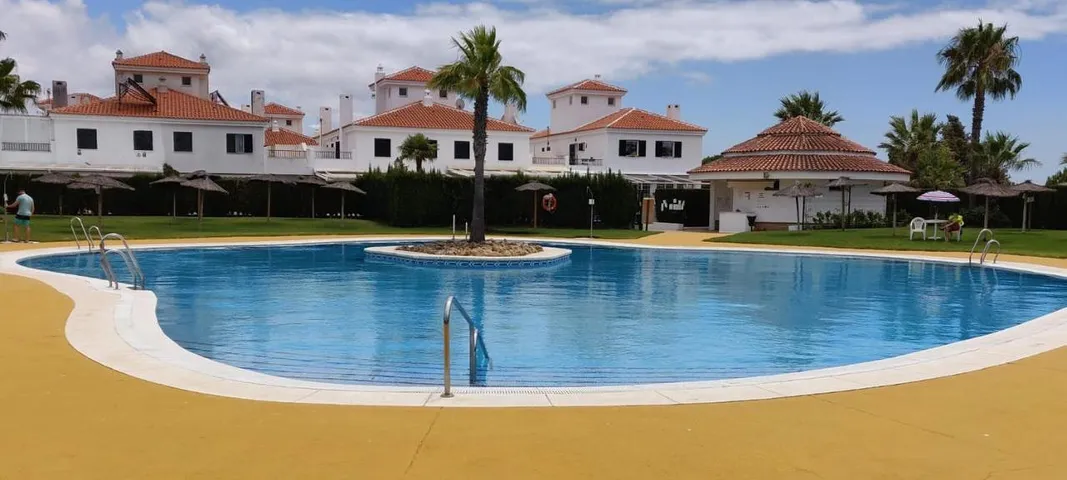 Maison de vacances pour 7 personnes, avec jardin et piscine ainsi que vue et balcon - 1