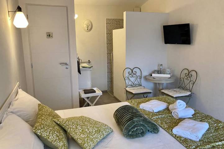 Chambre d’hôte pour 4 personnes, avec piscine à Cotignac - 3