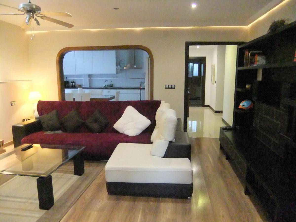 Four-Bedroom House in El Barrio, Alicante