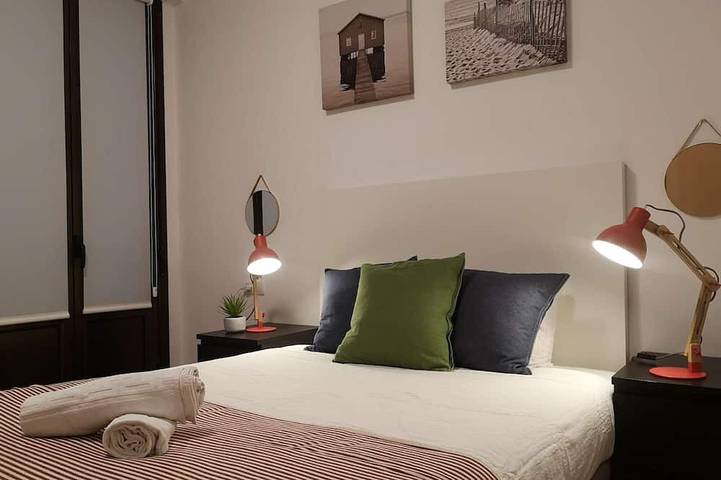 Entire apartment, Apartamento amplio, a pie de la playa La Concha in Kontxa hondartza - Playa de la Concha (San Sebastian), San Sebastian