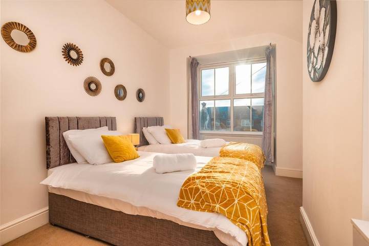 Apartment for 8 people, with garden in Northampton
