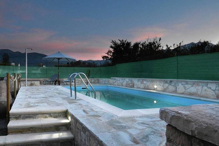 Ferienhaus für 6 Personen, mit Pool und Terrasse