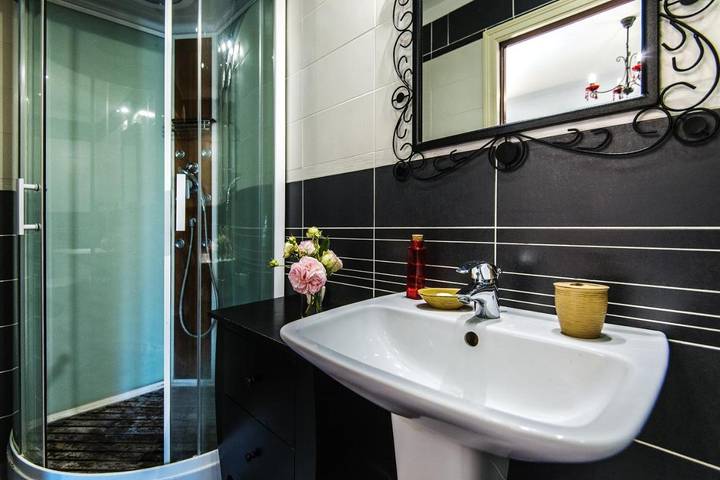 Gîte pour 2 personnes, avec sauna et piscine ainsi que jacuzzi et jardin à Étais-la-Sauvin - 4