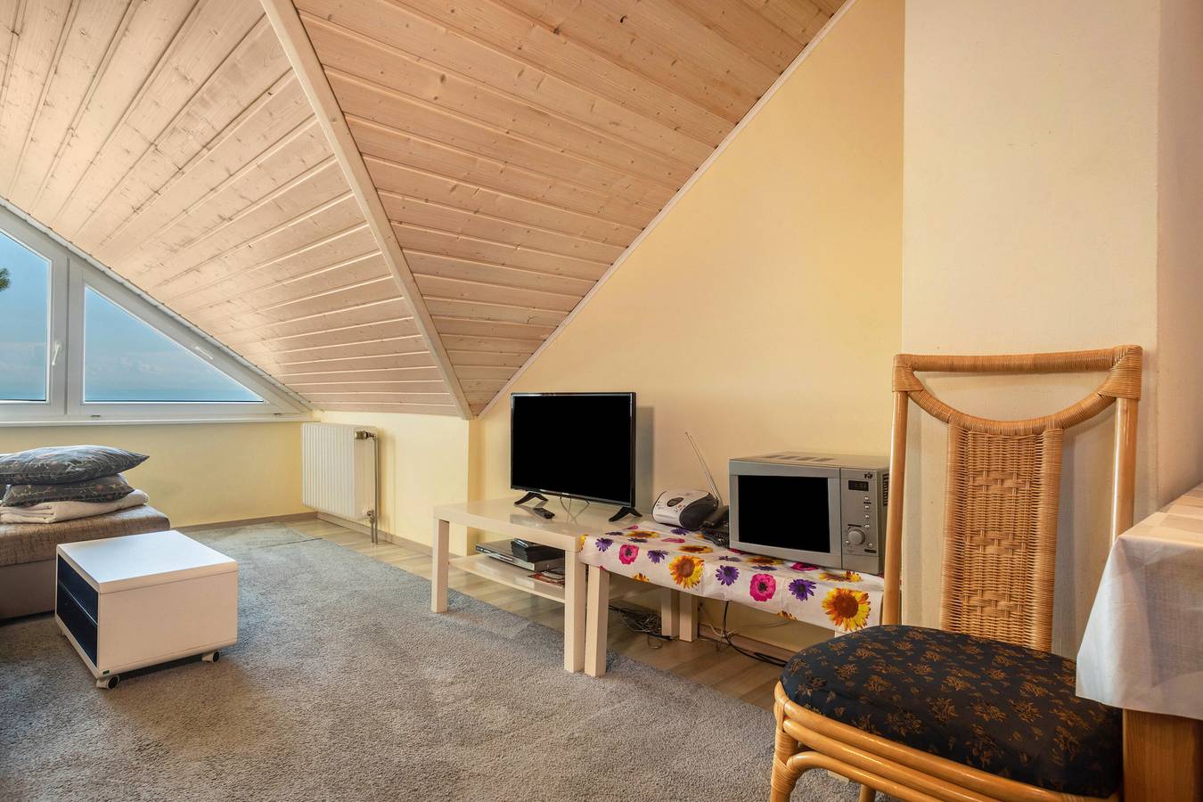 Ganze Wohnung, Ferienwohnung mit Seeblick, Balkon und Wi-Fi in Deggenhausertal, Bodenseekreis
