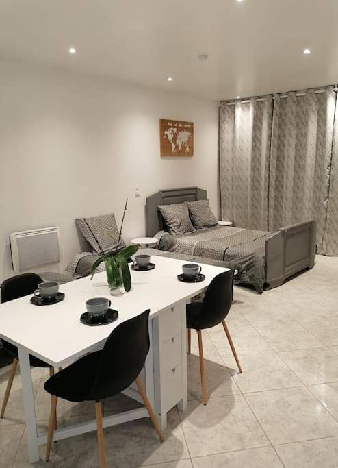 Gîte pour 4 personnes, avec Terrasse à Sainte-Maure - 3