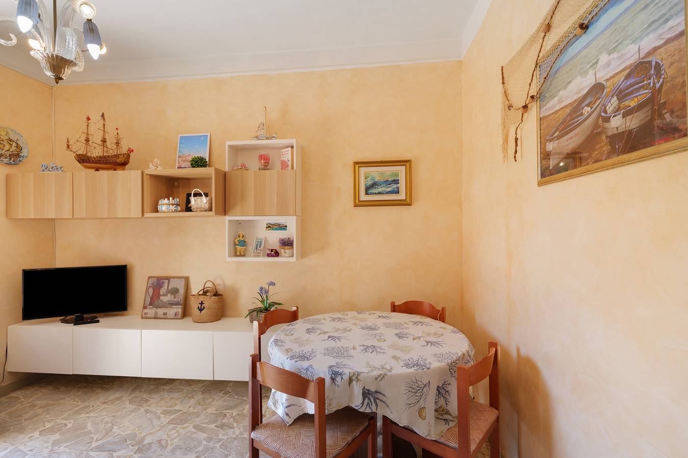 Ganze Wohnung, Ferienwohnung 'Vista Mare' mit Meerblick, Balkon und Klimaanlage in Andora, Riviera di Ponente
