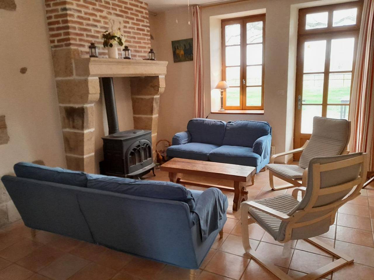 Charming farmhouse with pool, near historic Souvigny, family-friendly amenities and activities in Souvigny, Allier
