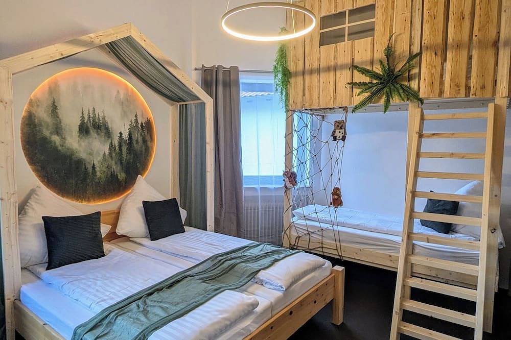 Ganze Wohnung, Baumhaus Suite - Familienfreundlich mit Spielecke und einzigartigem Stockbett in Schönau a.d.Brend, Rhön-Bayern
