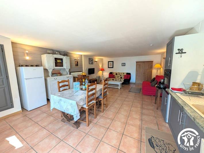 Gîte pour 3 personnes, avec jardin et terrasse ainsi que jacuzzi et sauna