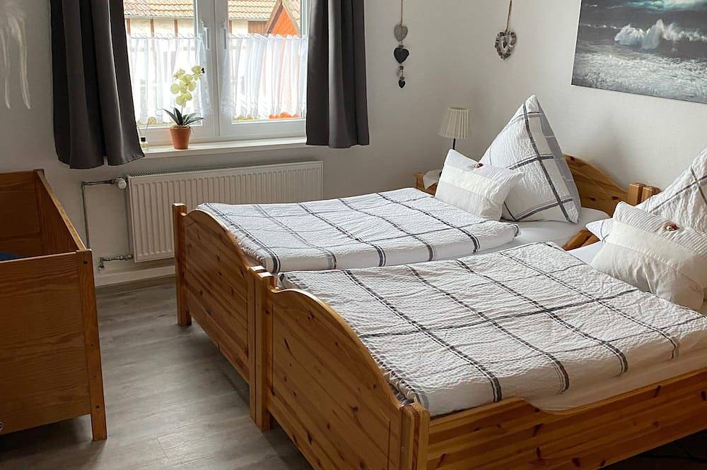 Ganze Wohnung, Ferienwohnung - Ferienwohnung Im alten Pfarrhaus in Bad Zwesten, Schwalm-Eder-Kreis