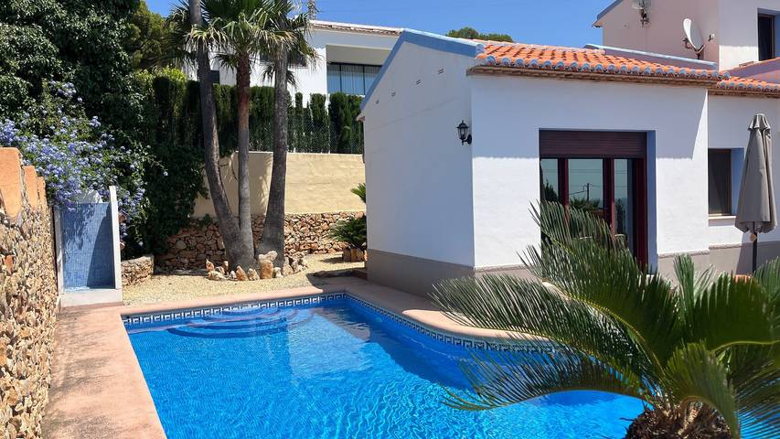 Villa “Paraíso” com vista mar, Wi-Fi e ar condicionado in Les Bassetes, Calpe