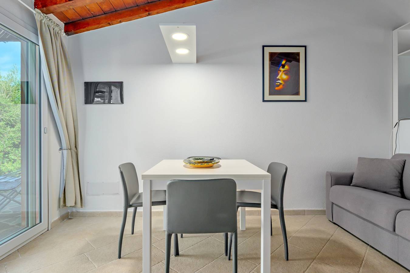 Appartamento intero, Appartamento 'Appartamento Lato Olbia' con vista mare, giardino in comune e aria condizionata in Costa Smeralda