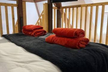 Glamping for 4 People in North Wessex Downs, South West England, Photo 3