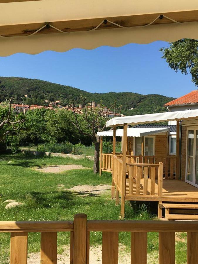 Camping pour 4 personnes, avec terrasse, animaux acceptés