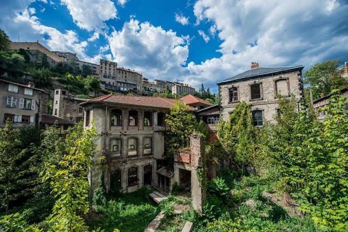 Gîte pour 2 personnes, avec vue, animaux acceptés à Thiers - 3
