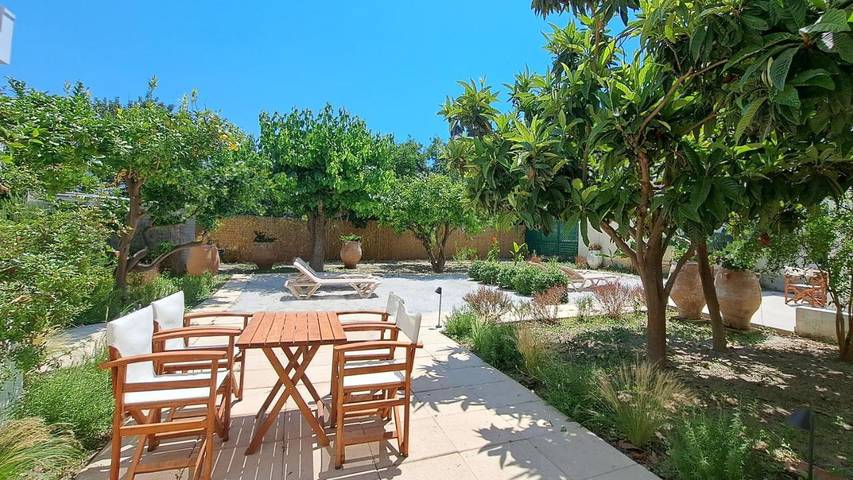 Gîte pour 4 personnes, avec terrasse et jardin dans Myrtos