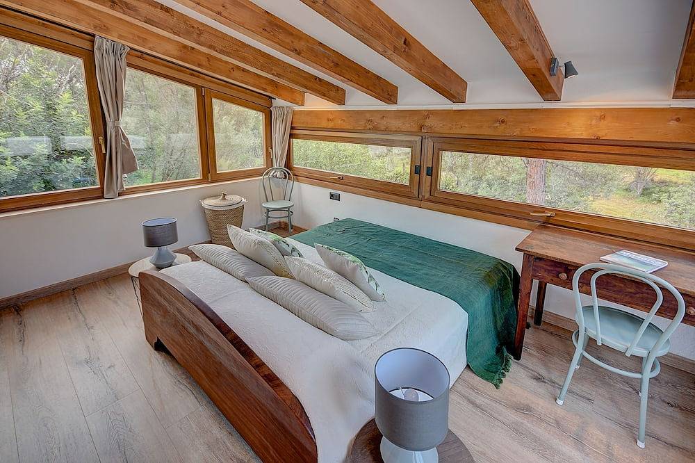 Una casa tranquilla nella valle, ideale per le famiglie. in Port d'Andratx, Andratx