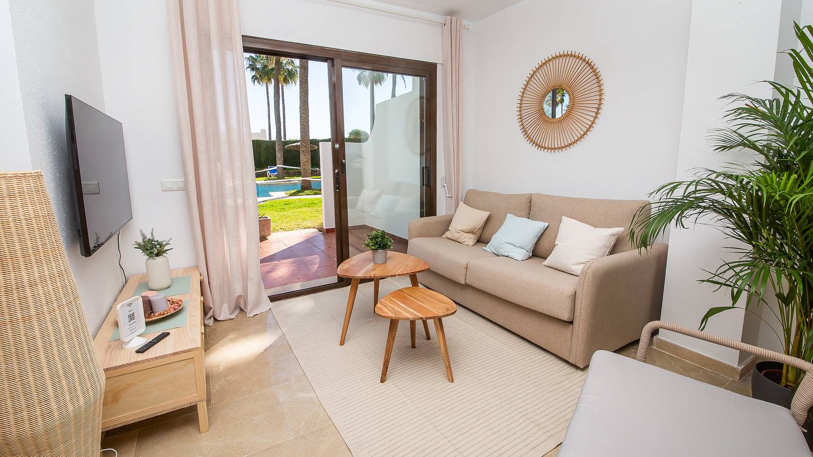 Entire apartment, Marina Real 504 in Playa Gaviotas, Manilva