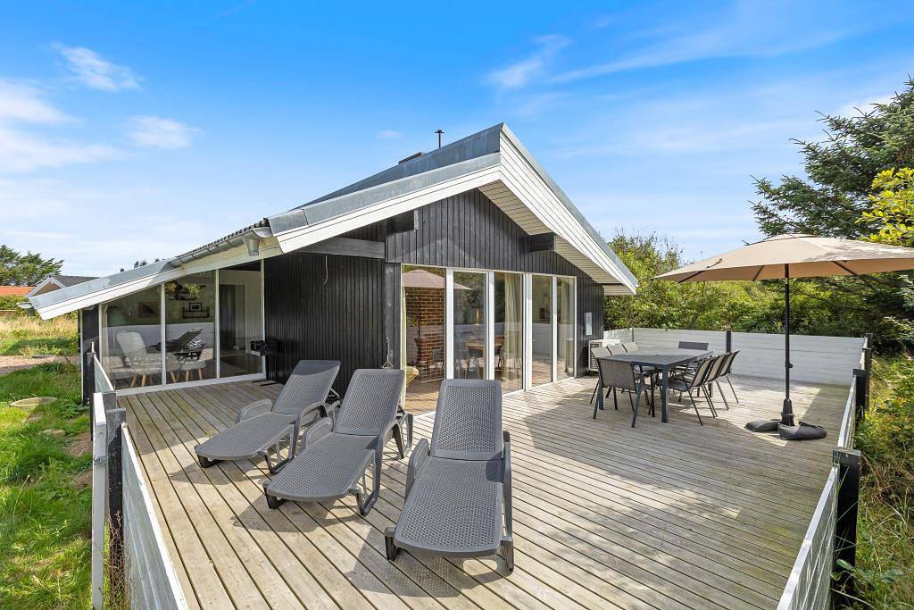 Wunderschönes Ferienhaus mit Sauna und geschlossener Terrasse in Skodbjerge, Haurvig