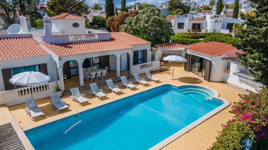 Villa for 8 people, with balcony and garden in Carvoeiro
