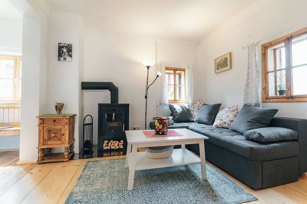 Tinyhouse mit Holzofen, Wlan, Parkplatz und Garten nur 300m vom See entfernt in Grundlsee, Liezen und Umgebung
