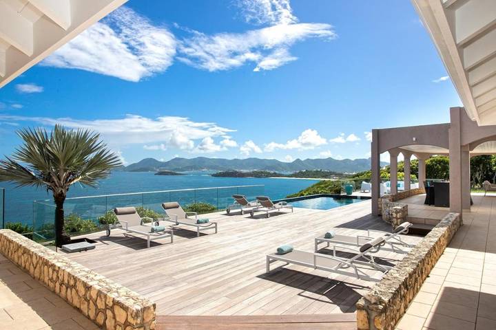 Villa pour 6 personnes, avec piscine ainsi que jardin et vue, animaux acceptés dans Saint Martin