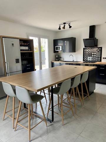 Gîte pour 8 personnes, avec vue ainsi que jardin et terrasse, animaux acceptés à Le Pian-Médoc
