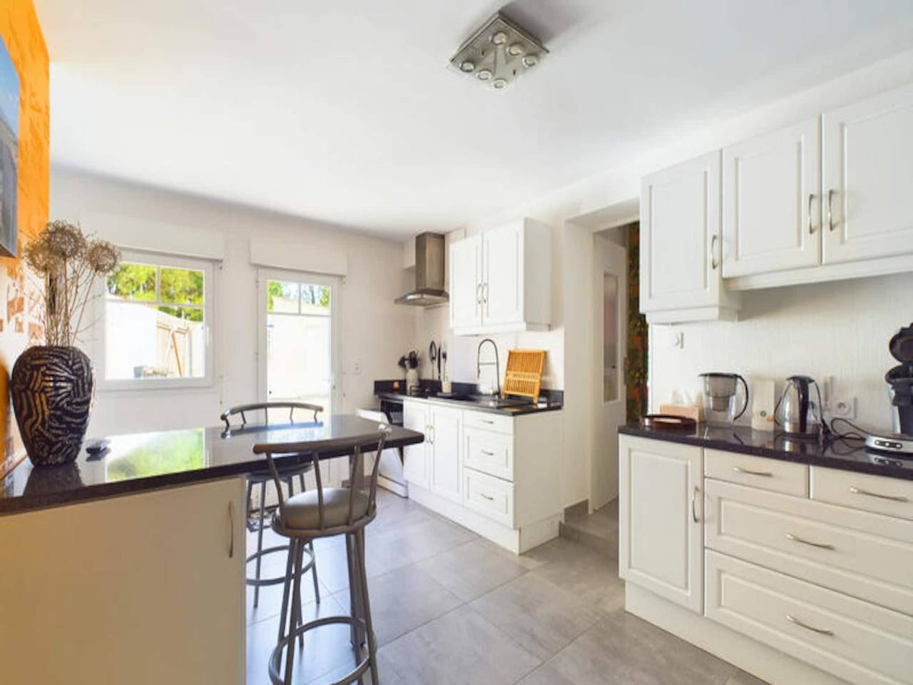 Entire apartment, Apartment near Dunes Beach & Vineyards in Brem-sur-Mer, Loire Valley