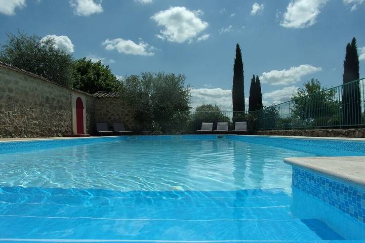 Gîte pour 2 personnes, avec piscine et jardin - 1