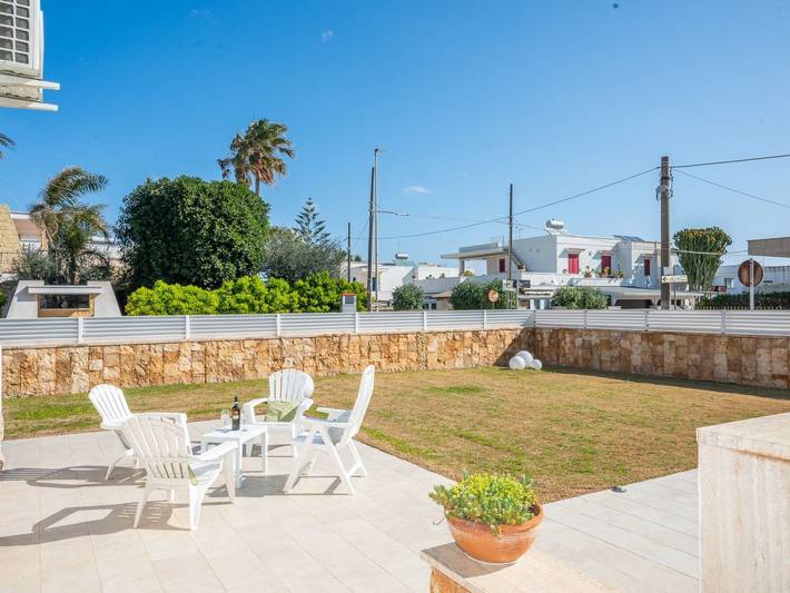 Villetta Pina 50 m vom Sandstrand und Parkplatz entfernt in Spiaggia Mezzaluna, Carovigno