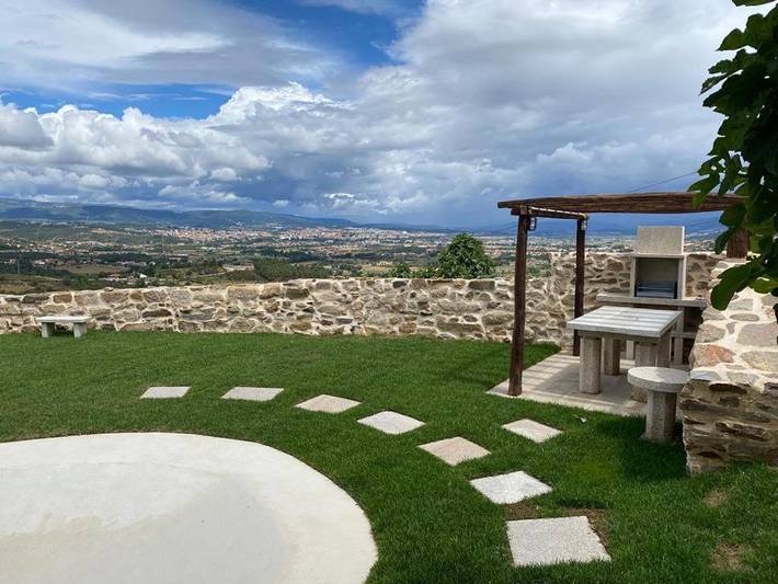 Gîte pour 6 personnes, avec piscine ainsi que jardin et vue à Chaves - 2