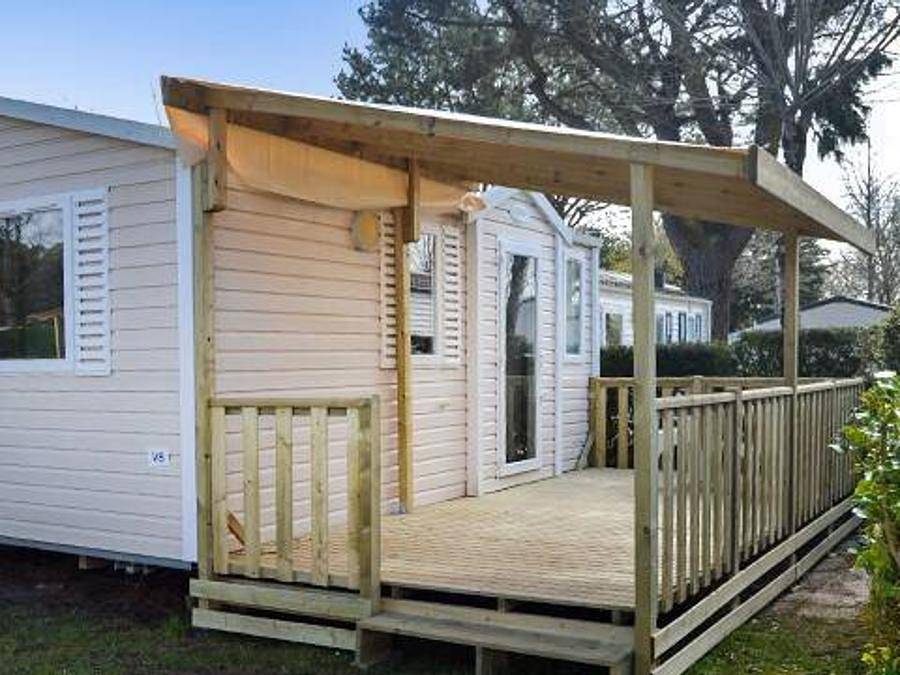 Camping Le Moulin de Kermaux - Mobilhome 4 personnes - Mobil-home | Comfort | 2 Ch. | 4 Pers. | Terrasse Couverte in Carnac, Côte des Mégalithes