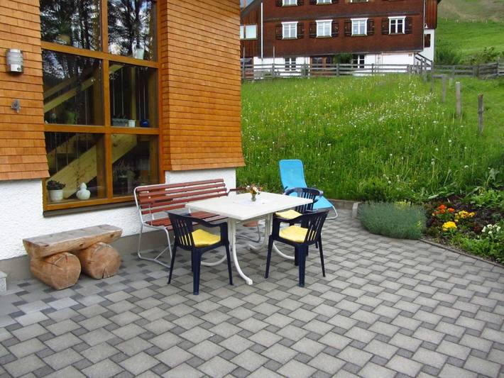 Ferienwohnung für 5 Personen, mit Terrasse und Garten sowie Ausblick in Schoppernau - 2