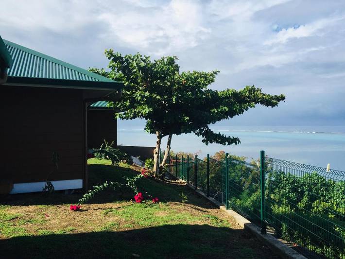 Alojamiento y desayuno para 4 personas, con piscina además de vistas y jardín - 1