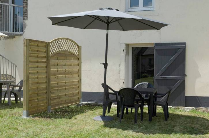 Location de vacances pour 3 personnes, avec jardin et vue à Pont-de-Poitte - 4