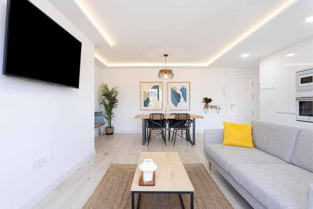 Appartement entier, Sunnyland apartment arona in Parque De La Reina, Arona