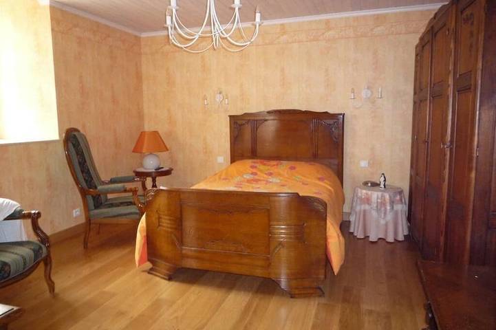 Ganze Wohnung, Appartement Dans Maison de Caractère Avec Très Beau Jardin Arboré in Port-Louis, Côte des Mégalithes