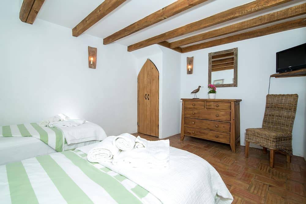 The Figos - sleeps up to 9 in Bordeira, Faro Distrikt