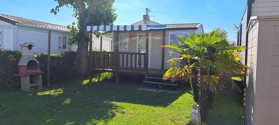 Camping pour 3 personnes, avec piscine et jardin