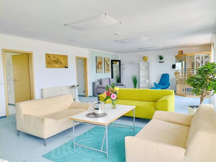 Ferienwohnung für 12 Personen, mit Ausblick und Sauna sowie Terrasse und Seeblick in Spalt - 3