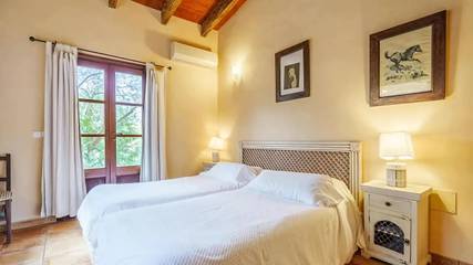 Villa in Santa Maria del Cami, Majorca Center für 9 