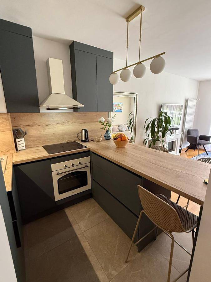 Ferienwohnung für 5 Personen, mit Seeblick und Ausblick sowie Terrasse in Zagreb